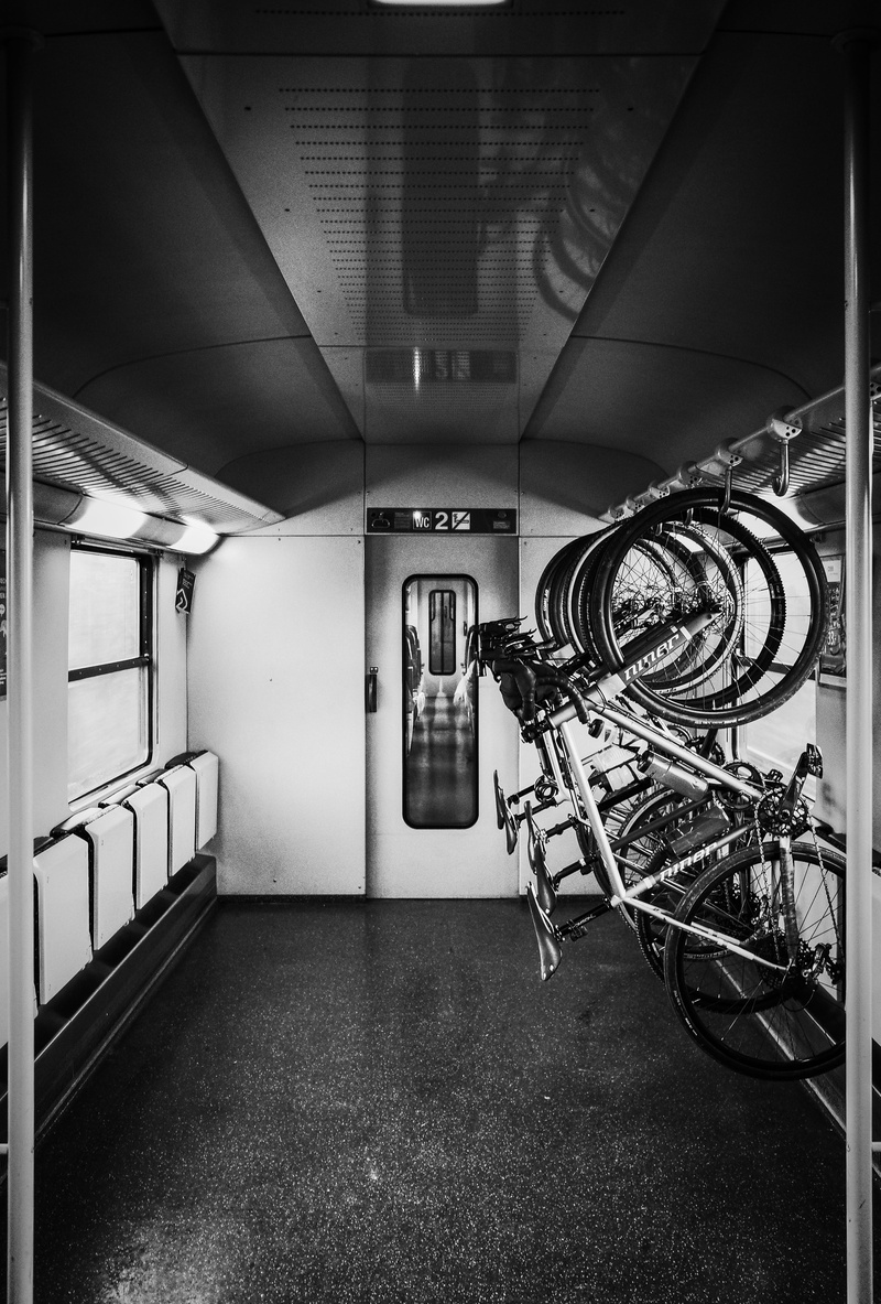 photo, absence, technology, transfer print, empty, transportation, 4K, wheel, bikes, room, land vehicle, bicycle, indoors, storage, carriage, architecture