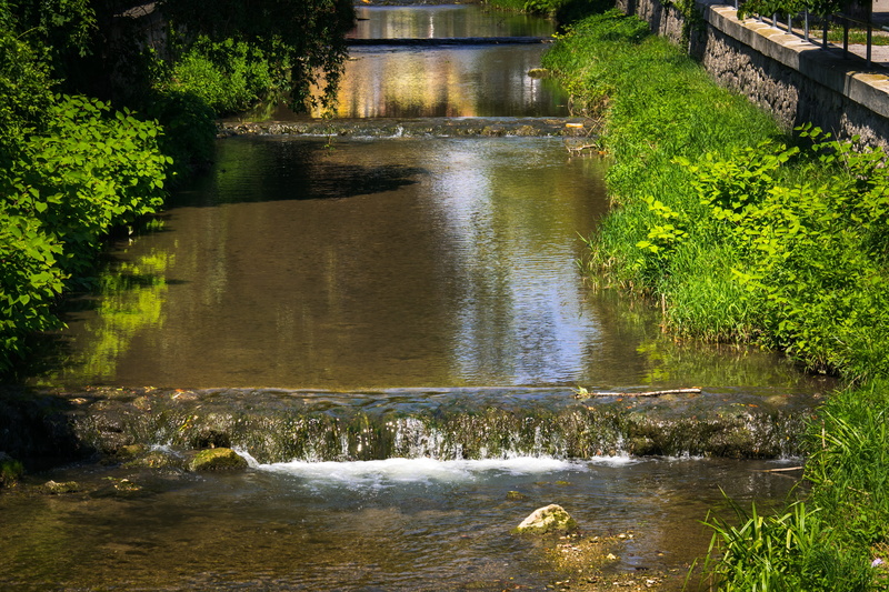 water, green color, natural, drops, landscape, nature, forest, no people, silent, waterfall, flowing, beauty in nature, river, watercourse, growth, flowing water