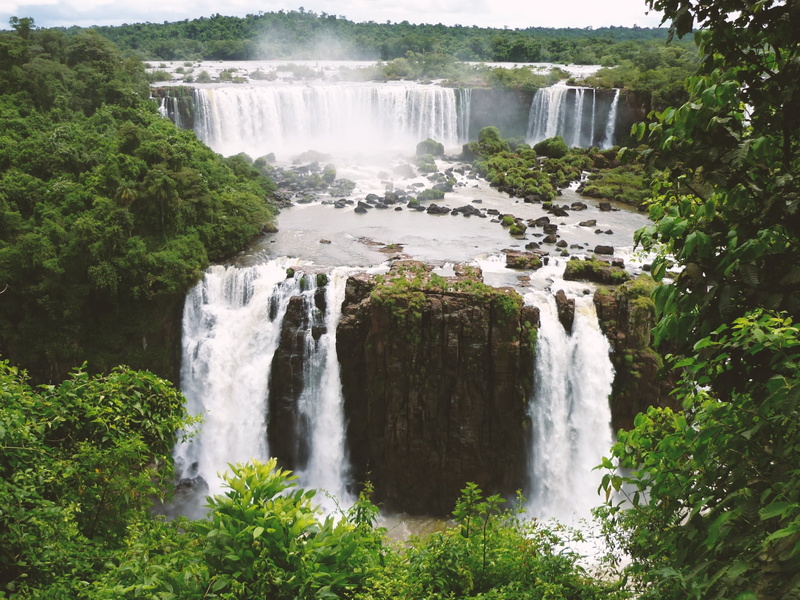 falling water, flowing, power, environment, freshness, amount of water, green, plant, photo, scenics, tree, flowing water, rainforest, beauty In Nature