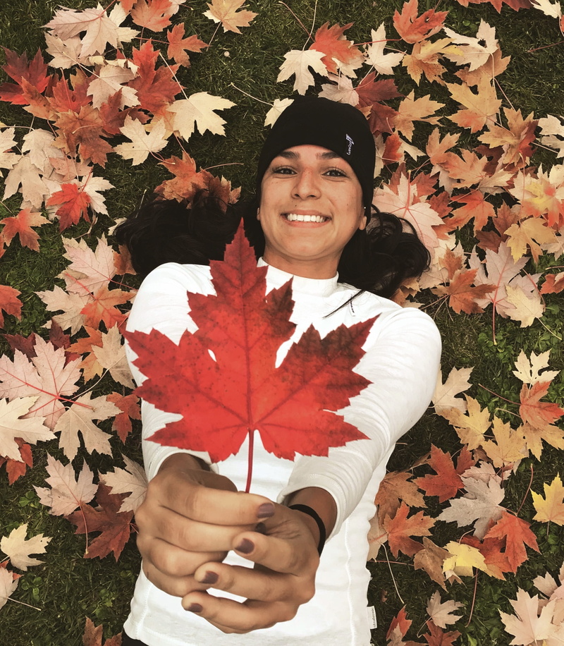 luxemburg, autumm, lifestyles, 2K, one person, smile, leisure activity, front view, paris, young woman, hapiness, day, real people, holding, 7 rue guynemer