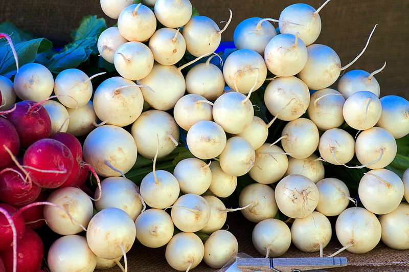 jackson, wellbeing, large group of objects, hole, plant, farmers, vegetables, harvest white radishes, ripe, harvest, red, retail, 2K, radish, fresh, white
