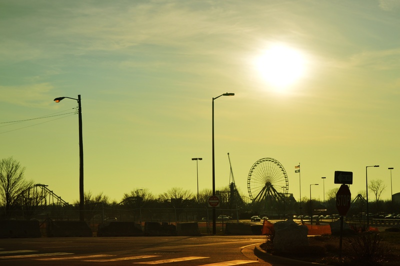 lens flare, sunlight, built structure, transportation, street, carnival, landscape, silhouette, fun, 1080P, amusement park ride, nature, city, sun, sol