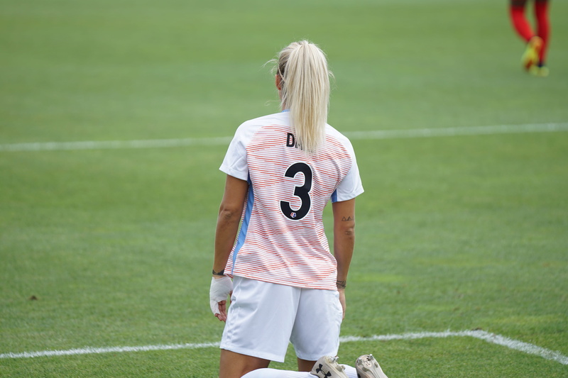 female, three quarter length, athlete, soccer, rachel daly, rear view, field, casual clothing, player, playing field, outdoors, united states, hair, blonde