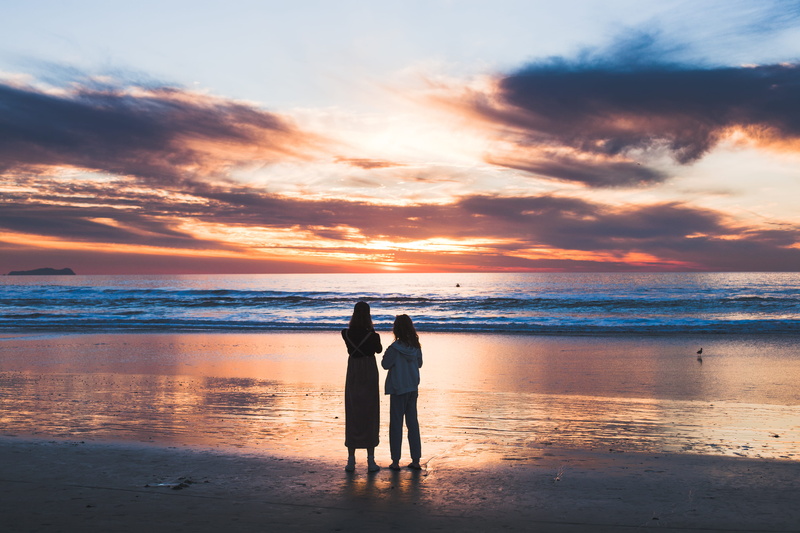 positive emotion, united states, land, adult, couple - relationship, horizon over water, coast, beauty in nature, cloud - sky, leisure activity, 4K, scenics - nature