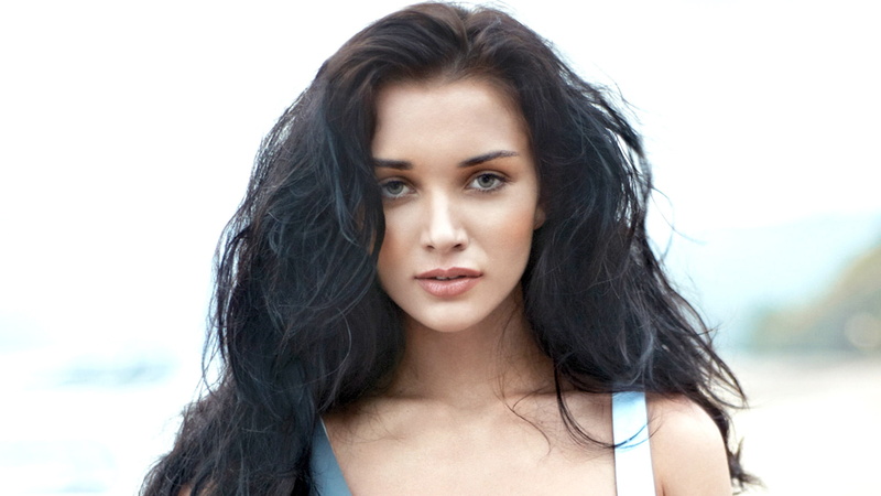 human face, portrait, young women, amy, black hair, adult, front view, photoshoot, long hair, focus on foreground, beauty, headshot, contemplation, hairstyle