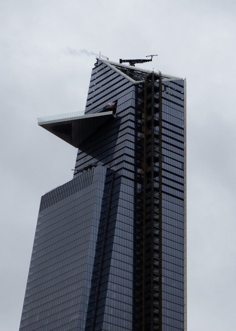 building exterior, skyscraper, minimalist, high, glass - material, city, built structure, 10 hudsn yards, modern, no people, cloud - sky, high rise, building