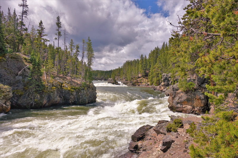growth, land, flowing, hiking, motion, flowing water, non-urban scene, nature, 5K, wyoming, outdoors, day, beauty in nature, yellowstone, sky, trees, river