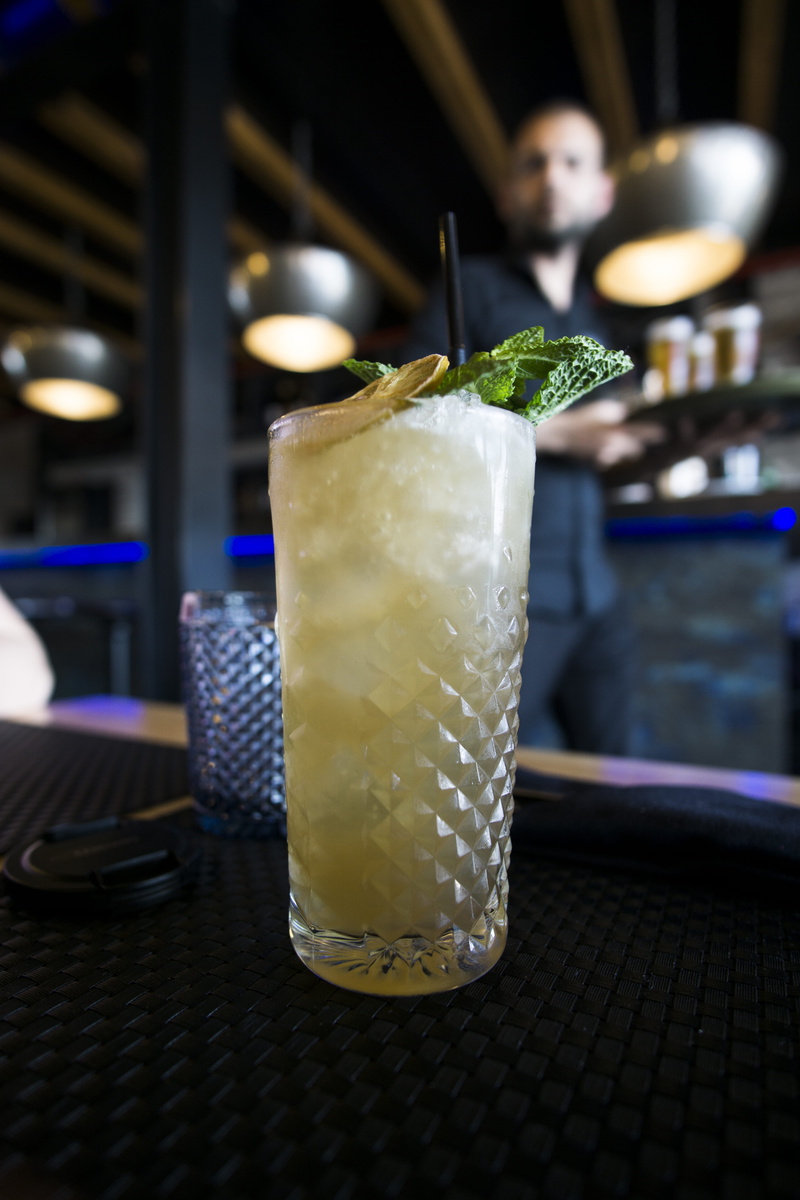 food, man, herb, mojito, no people, waiter, cocktail, lemon, people, freshness, close-up, waitress, drinking straw, mint leaf - culinary, mint, table, 12mm