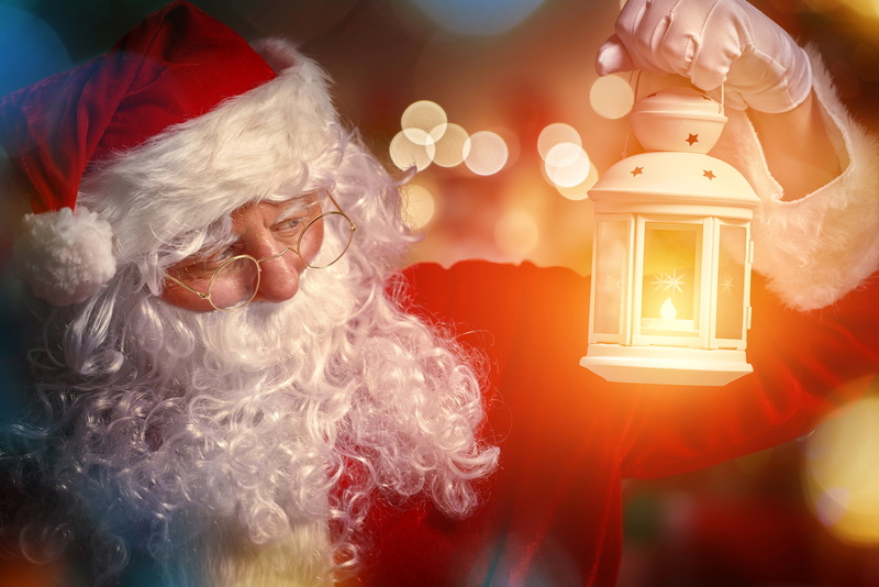 glasses, lamp, hat, kerosene, gloves, santa, 5K, lantern, white, holding, fire, beard, claus, holiday, Santa Claus, glare, coat, New Year