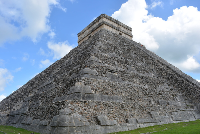 chichen, place of worship, ancient, built structure, outdoors, tourism, archaeology, day, building exterior, no people, itza, low angle view, history, the past