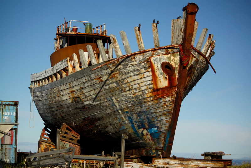 old, rusty, deterioration, clear sky, wreck, docked, boat dock, shipyard, shipwreck, outdoors, rust, white, sky, 2K, sea, nautical vessel, run-down, day