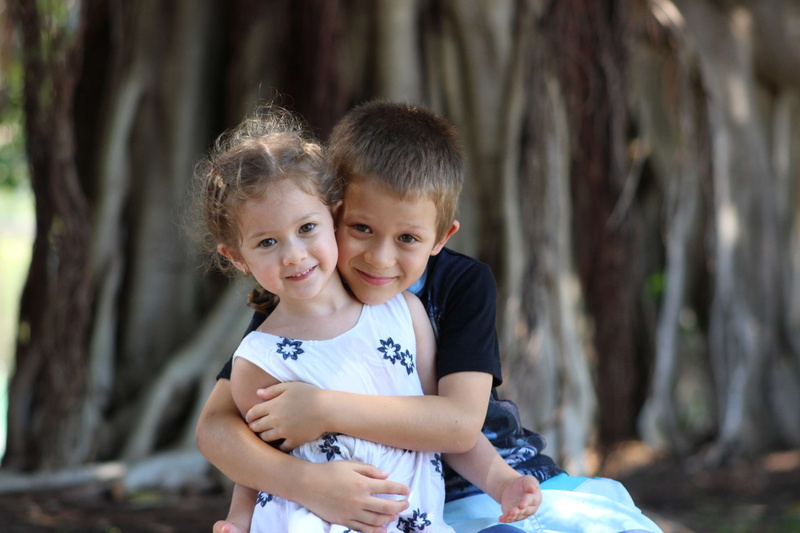 childhood, togetherness, brother, smiling, happiness, females, 2K, child, emotion, day, girls, children, positive emotion, family, sister, looking at camera