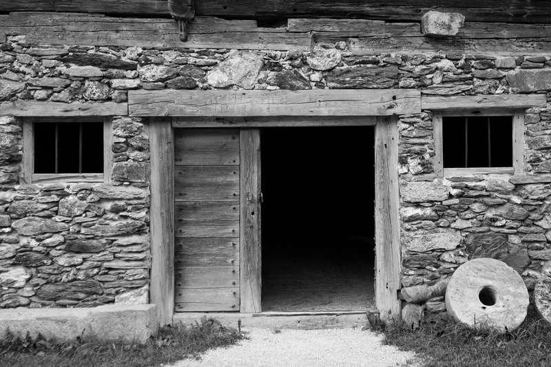 window, wood - material, solid, history, 4K, Architecture, random rubble stonework, architecture And Buildings, greyscale, building Exterior, photography