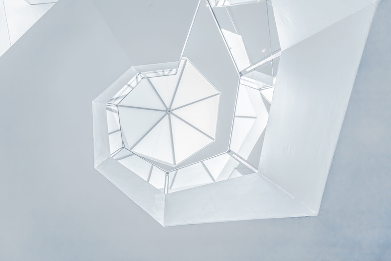 close-up, hexagon, clean, joel, steps, minimal, 5K, optical, light, canada, stair, concrete, design, no people, geometric shape, artwork, indoors, low angle view