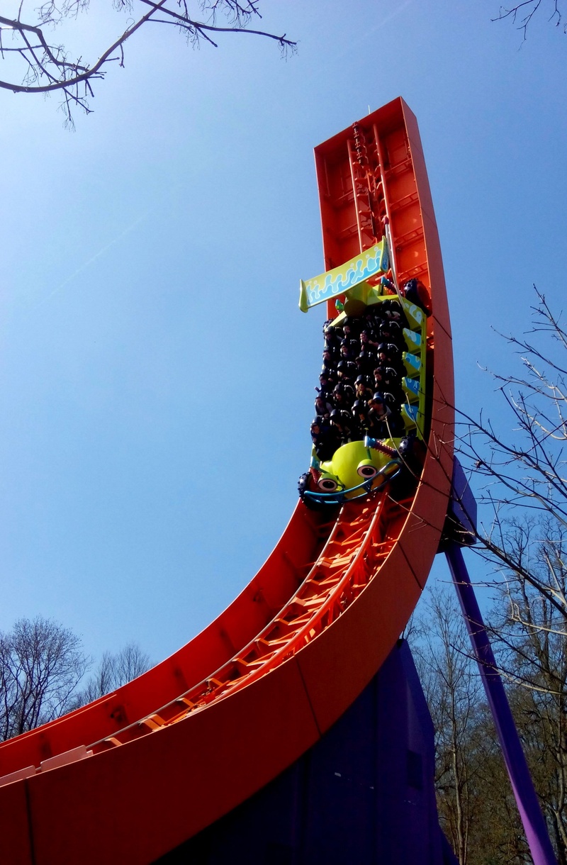 rollercoaster, red, playground, ride, coaster, joy, 2K, attraction, multi colored, day, roller, decoration, park, play, speed, blue, architecture, plant