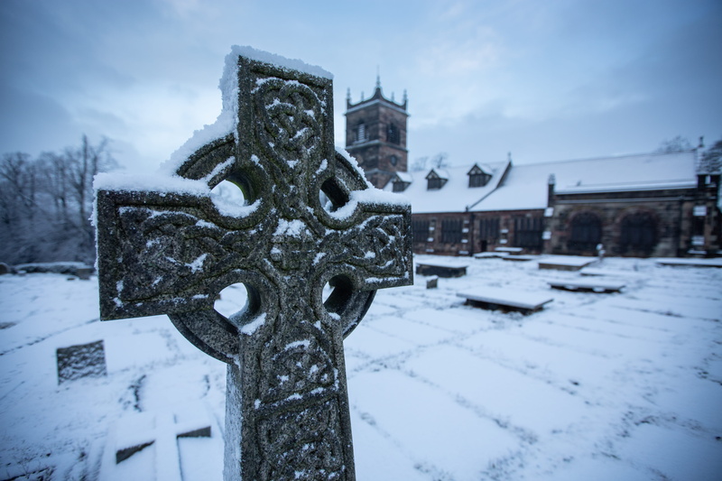 cross, crucifix, belief, spirituality, sculpture, winter, weather, outdoors, sky, architecture, nature, person, 5K, grave, steeple, covered, storm, symbol