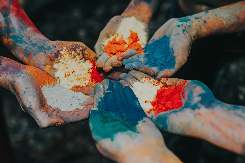 powder, human, turquoise, person, dirty, leisure activity, holi, multi colored, real people, 5K, human limb, dirt, food, focus on foreground, art and craft