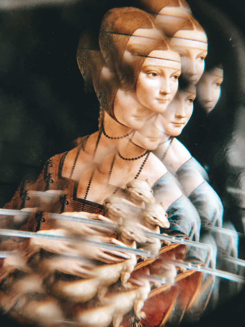 hair, 4K, crystal, statue, toy, male likeness, looking away, bead, figurine, diamond, retail display, person, sculpture, transparent, jewelry, crowd, accessory