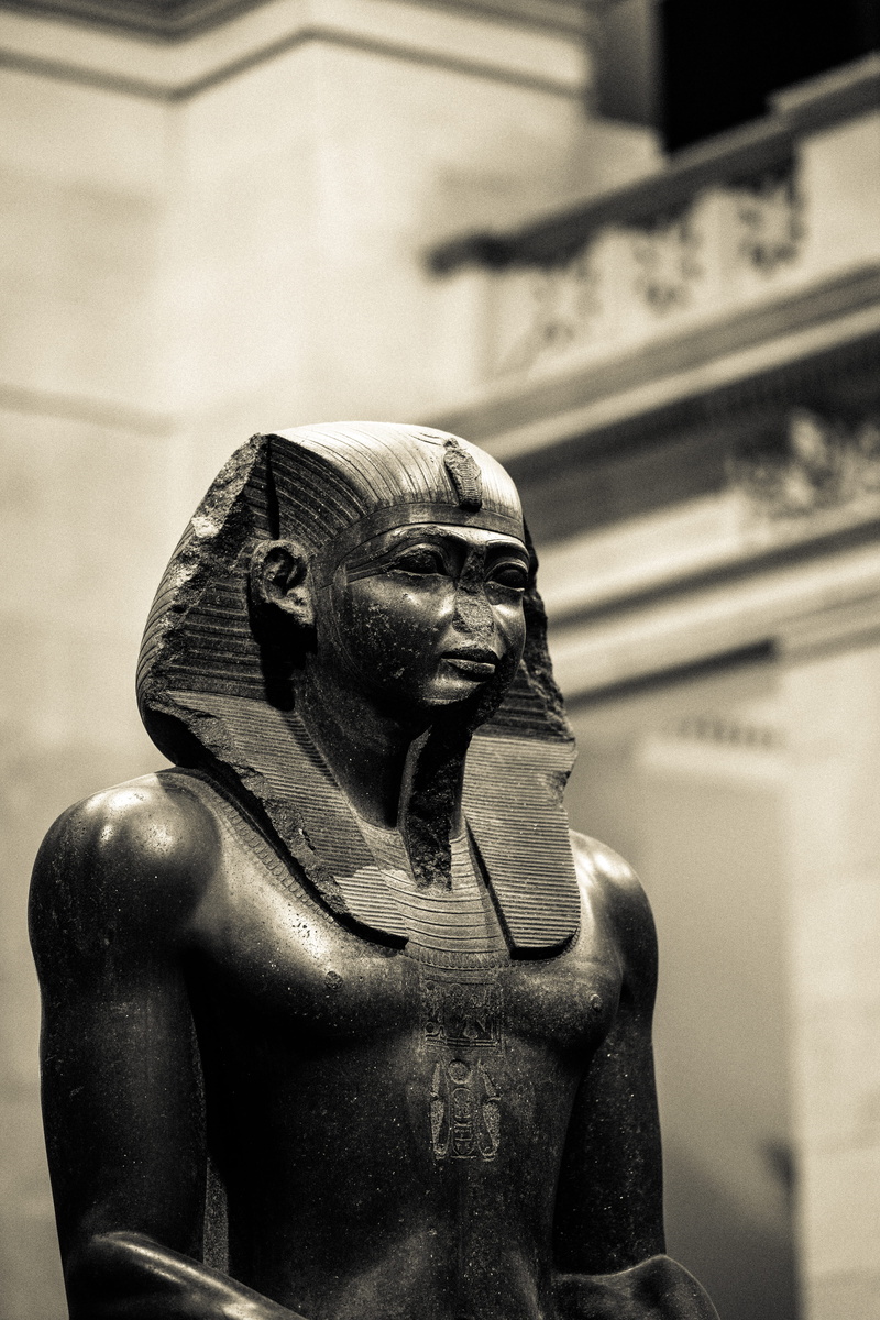 carving - craft product, belief, pharaoh, torso, bronze, close-up, low angle view, human representation, religion, spirituality, architecture, history