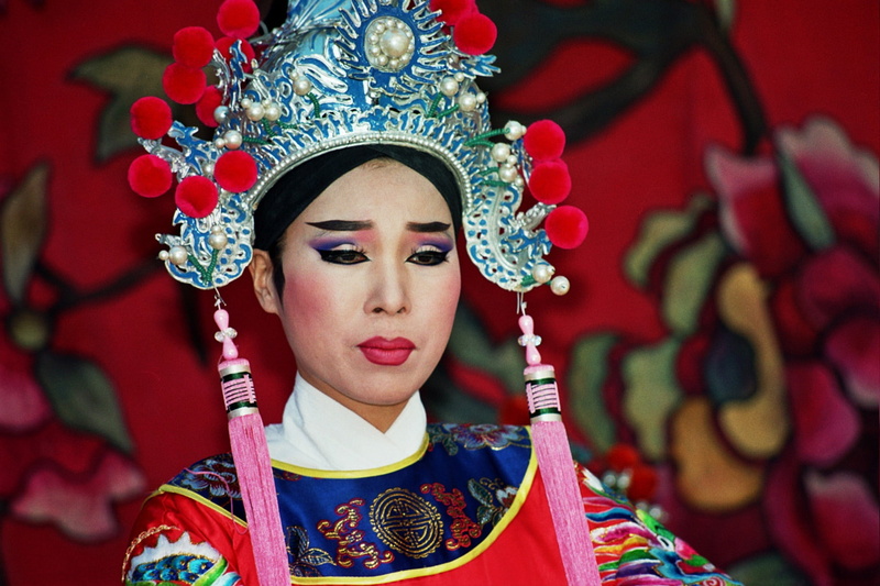 front view, cultures, headdress, traditional dancing, chinese, feast, young women, 1080P, crown, headshot, queen - royal person, make-up, headwear, one person