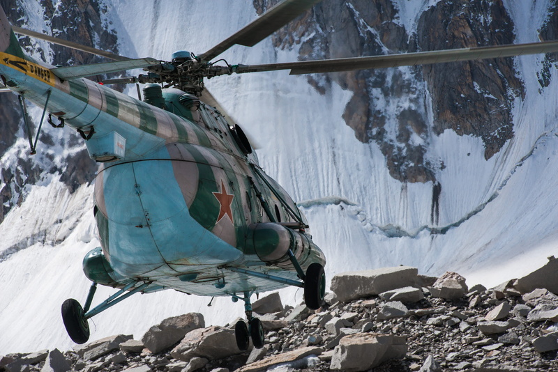nature, green, ice, rocks, helicopter, rescue team, adventure, mode of transportation, mountain, full length, teal, outdoors, rescue, glacier, helicóptero