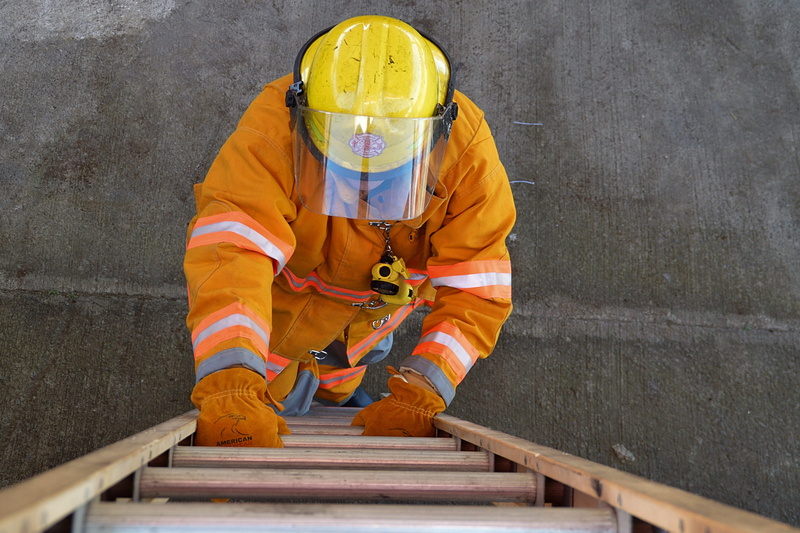 reflective clothing, working, industry, occupation, help, men, built structure, construction industry, 5K, architecture, full length, headwear, rescue