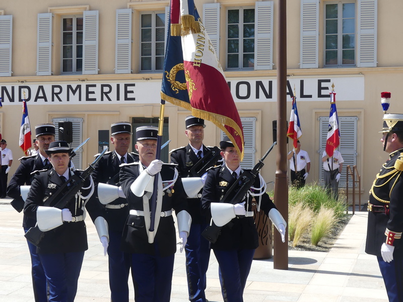 riot, building exterior, architecture, western script, St Tropez, parade, marching band, 4K, text, Museum, built structure, city, police Force, crowd