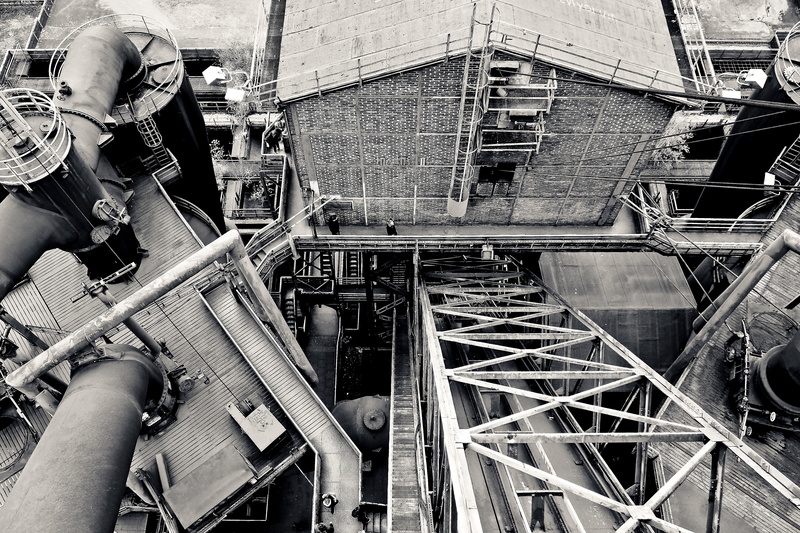 pforphoto, factory, factory building, old factory, machine part, outdoors, landmark, heavy industry, people, industrial heritage, built structure, atmosphere