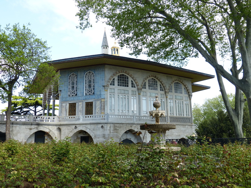 park, garden, turkey, topkapi, architecture, building exterior, low angle view, historically, sultan, palace, day, history, istanbul, cloud - sky, 4K