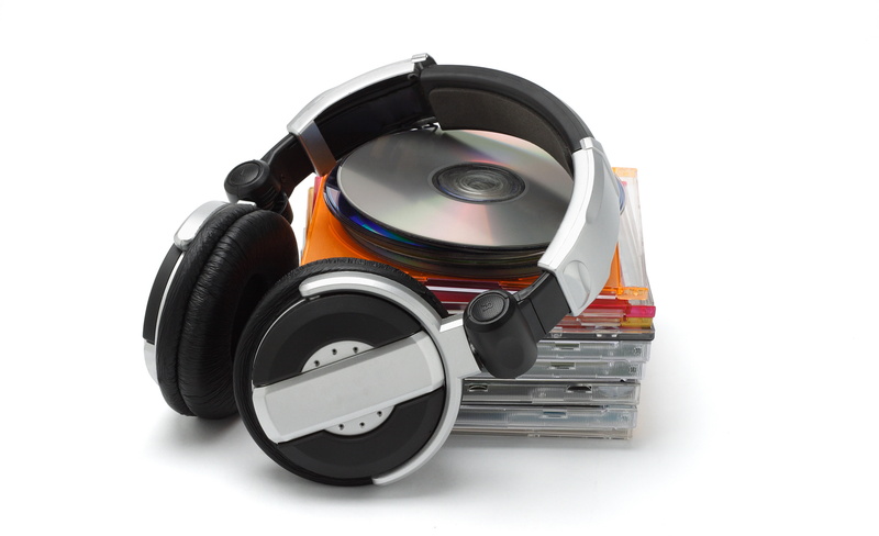 discs, HD wallpapers., ago, style, did, sale, jewel box, Disc, music, thirty, headphones, drives, first, years, 5K, boxes