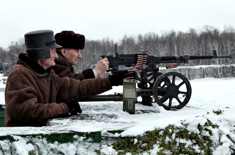 polygon, aiming, the sky, 7.62 mm, shooting, weapons, the air, tape, snow, goal, clothing, veterans, trees, remember, OLD, caliber, camouflage, protection