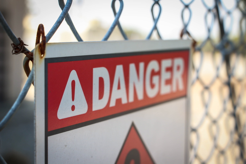 safety, barrier, danger, red, gray, road sign, board, no people, 5K, protection, chainlink fence, healthcare and medicine, boundary, warning, fence, sign