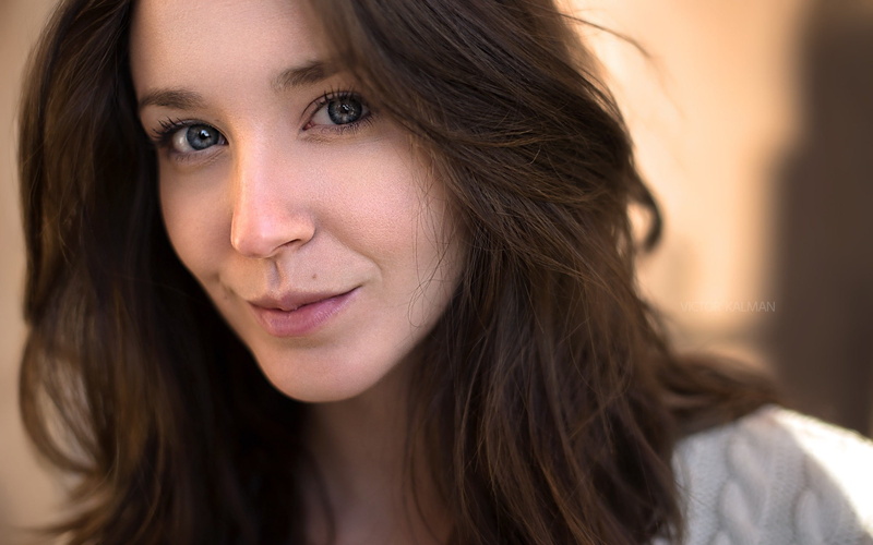 Lorenza Cani, face, women, Victor Kalman, 1080P, model, depth of field, looking at viewer, Lorenza, smiling, auburn hair, long hair
