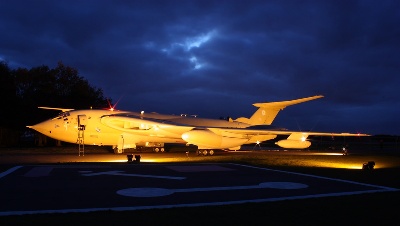 1080P, Handley Page Victor, Bombers