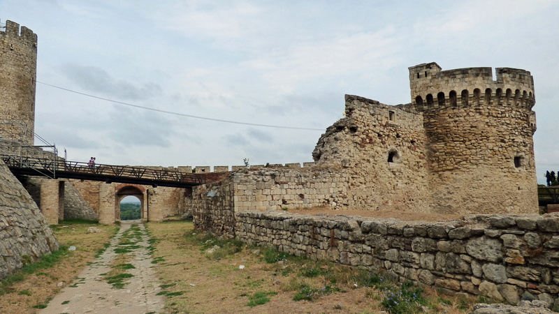 the past, ancient, day, travel, ruined, outdoors, building, serbia, wall, architecture, kalemegdan, park, arch, building exterior, tourism, fortress, castle