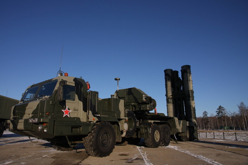 sky, tank, fighting, stationary, S-400 Missile System, Missile System, no people, sunny, aggression, clear sky, S-400, 1080P, army, Military, land vehicle