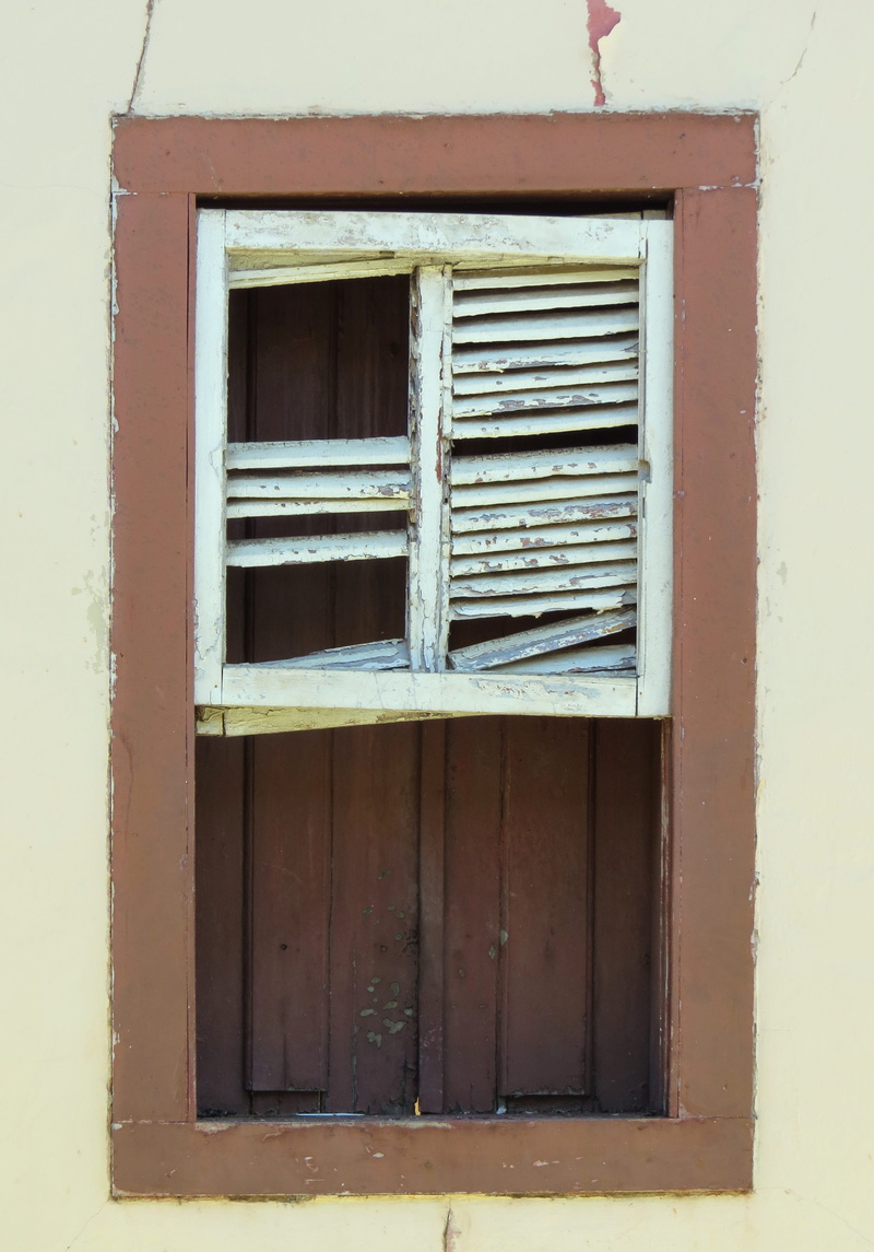 outdoors, deterioration, brazil, built structure, day, damaged, residential district, closed, weathered, window, minas gerais, old, são joão del rei, shutter