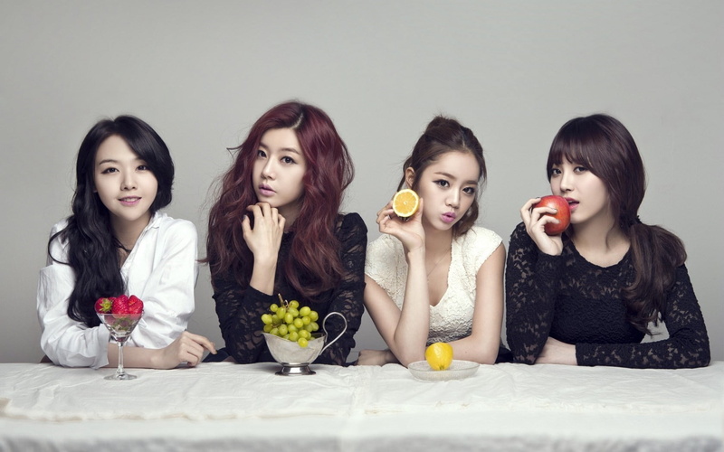 studio shot, 720P, smiling, food and drink, Girls Day, food, Asian, grapes, indoors, strawberries, women, group of women, friendship, people, adult, fruit