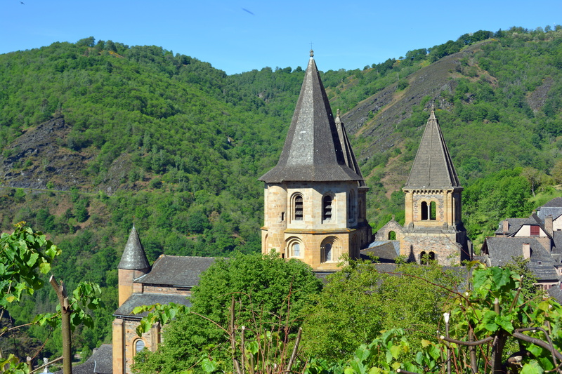 history, nature, pilgrimage, Aveyron, religion, Abbey, land, france, spirituality, abbey, Church, village, plant, old village, Conques, belief, mountain