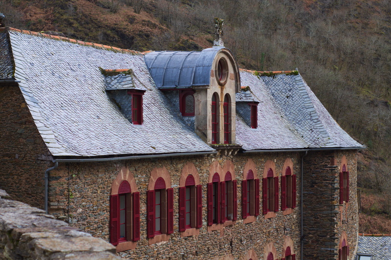 residential district, land, day, religion, conques, 4K, abbey, the past, roof, landscape, plant, roof tile, house, history, place of worship, belief, building