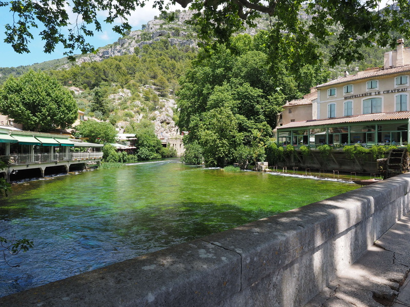 outdoors, day, village, beauty in nature, 4K, fontaine de vaucluse, french community, no people, residential district, flowing, building, provence alpes cte dazur