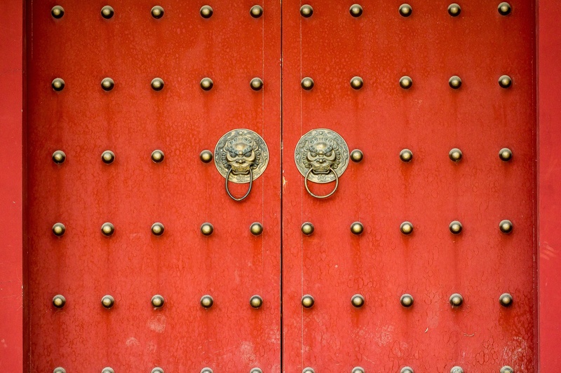 wooden, day, pattern, gate, chinese style, closed, architecture, cultures, protection, cat, brown, close-up, entrance, red, wardrobe, backgrounds, door Knocker