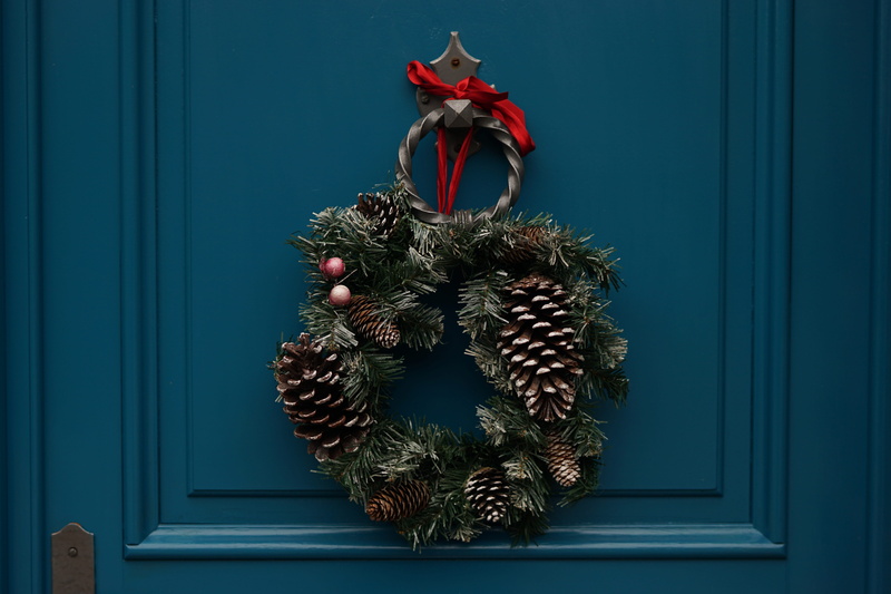 celebration, pine cone, knocker, 5K, festive, black, no people, entrance, indoors, christma, nature, cone, christmas tree, metal, pine, brown, christmas ornament