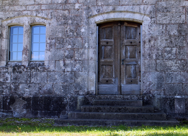 weathered, wall, house entrance, gray, architecture, house, building exterior, history, door, no people, outdoors, goal, closed, 4K, residential district