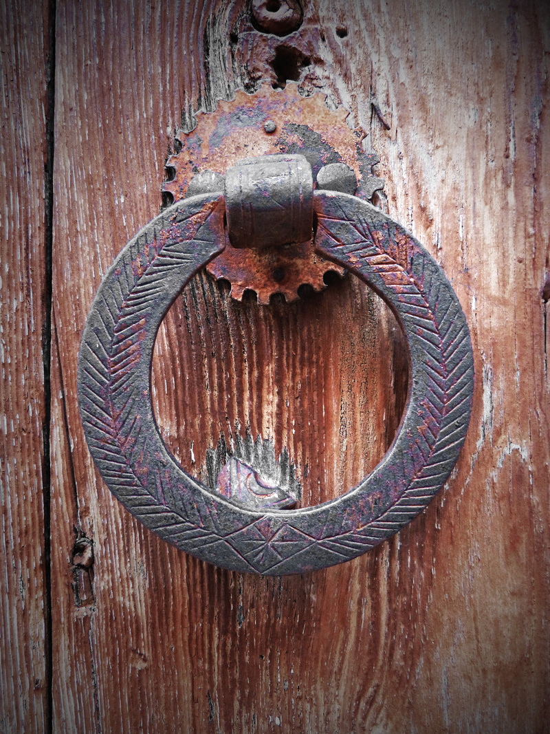 shape, textured, handle, no people, metal, wood, lock, iron, old-fashioned, safety, gate, security, entrance, 4K, doorknob, wood grain, old, backgrounds