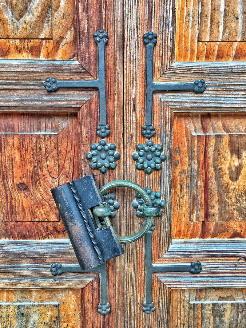 government, day, wood - material, closed, brown, no people, safety, knob, wood, outdoors, old, korea, backgrounds, close-up, entrance, security, lock, protection
