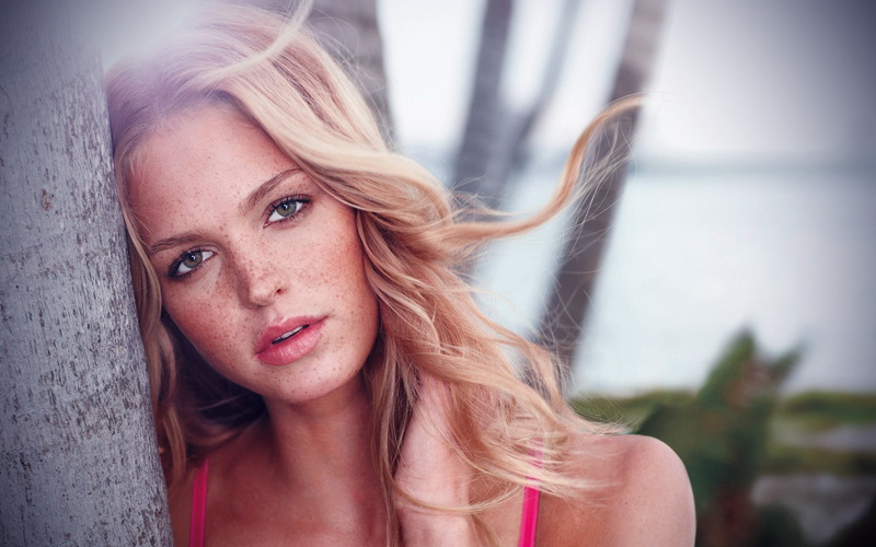 young adult, green eyes, lifestyles, hair, 1080P, Erin Heatherton, one person, real people, young women, blonde, front view, looking at camera, face, women
