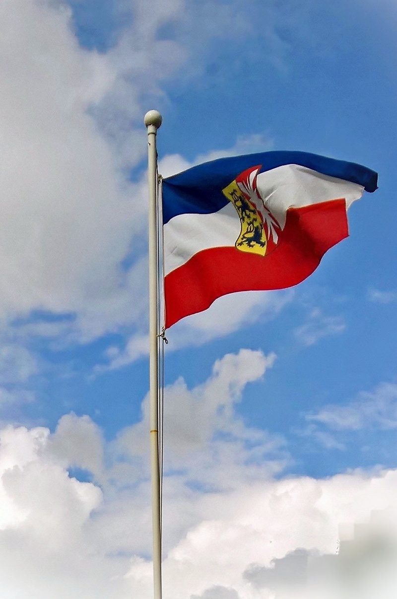blue red white, emotion, cloud - sky, nature, national icon, 1080P, low angle view, symbol, flutter, regions, flag, red, day, sky, flagpole, pole, independence