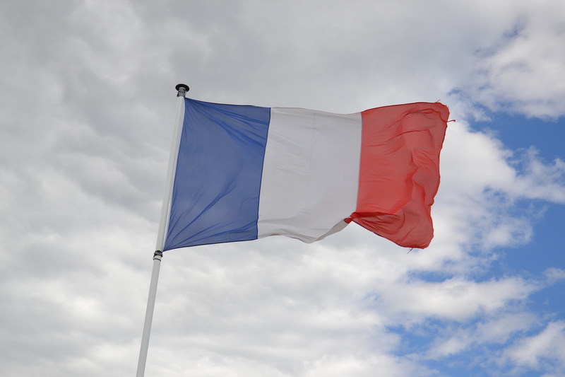 flag, low angle view, 4K, no people, white, sky, wind, pride, red, blue, white color, pole, outdoors, french flag, national flag, emotion, nature, country