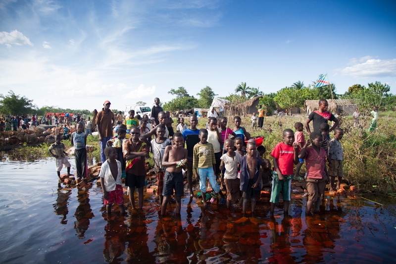 real people, large group of people, person, africa, cloud - sky, day, plant, congo, democratic republic of the congo, group, lifestyles, water, men, 5K